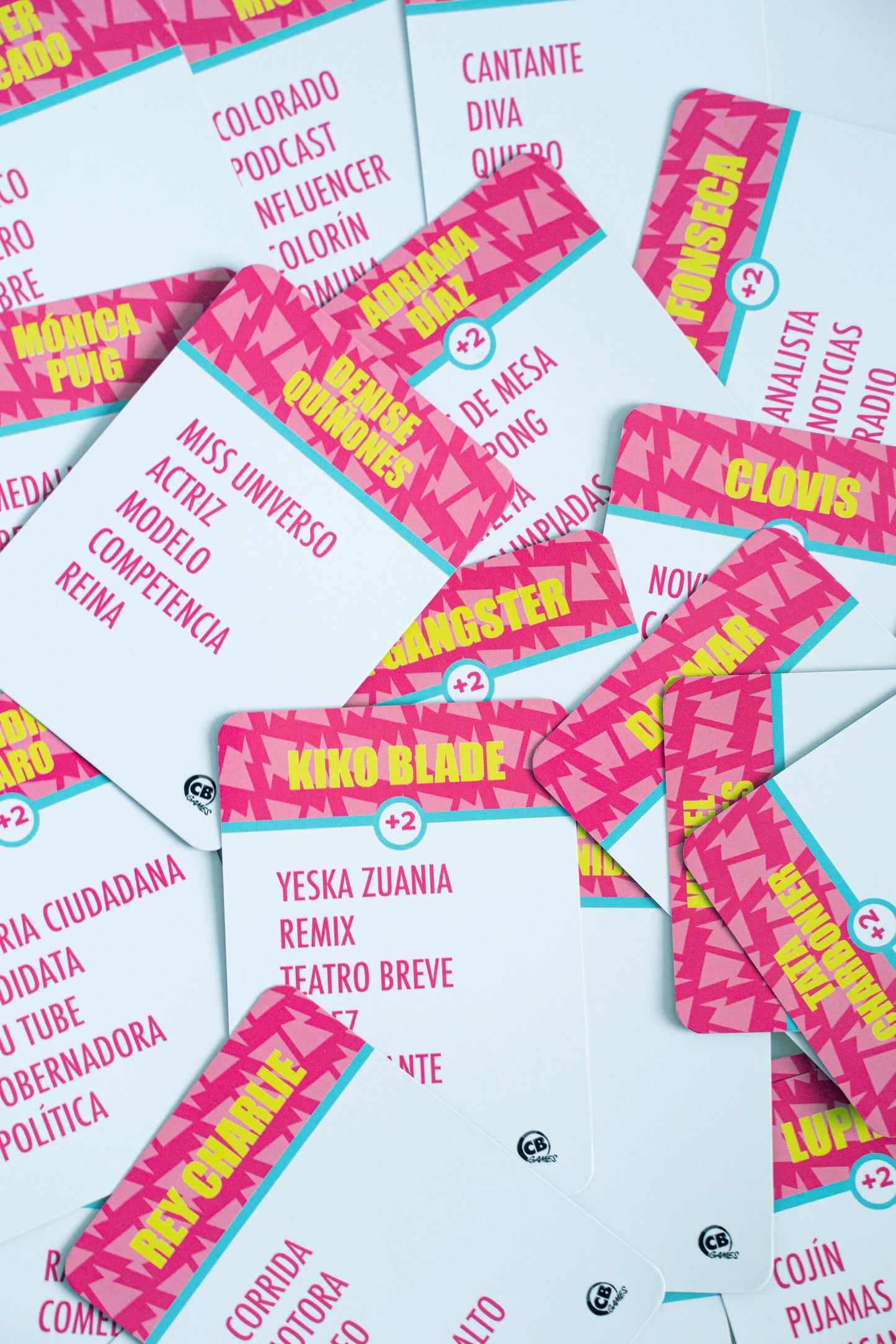 LA CAJA DE LOS FAMOSOS